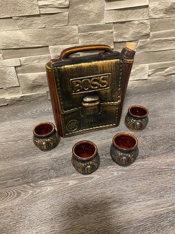 KERAMICKÁ FĽAŠA „BOSS“ + 4 POHÁRIKY - 4