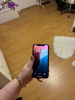 iPhone 11 - 64 GB - 4