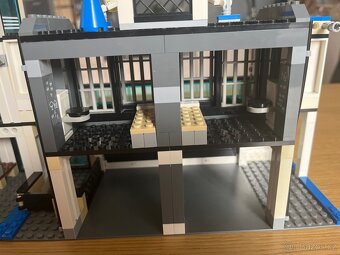 Lego 7498 Policejni stanice - 4