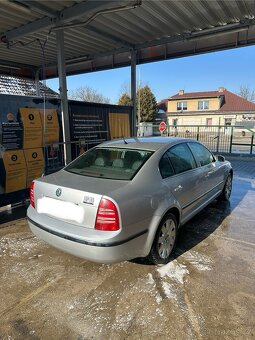 Škoda Superb 2.8 V6 MANUÁL - 4