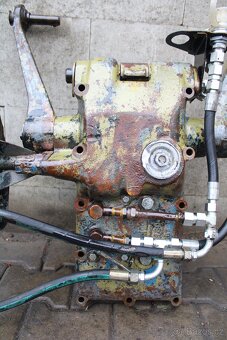 Zetor 6711 6911 7011 víko hydrauliky - 4