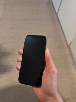 Prodám Apple iPhone 16 Pro 128GB černý - baterie 100% stav - 4