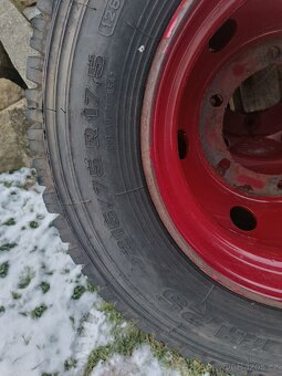 Prodám nákladní pneu 215/75/17.5 - 4