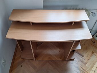 Pracovní počítačový stůl - 4