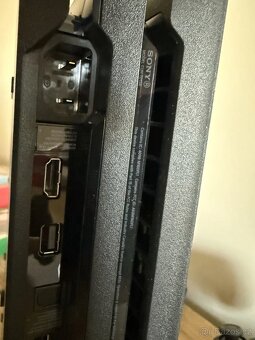 PlayStation 4 Pro 1TB + 3 ovladače + 9 her - 4