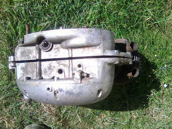 čz 125/150 - motor,rozeta,kolo,náboj,startpáka,válec čz125b - 4
