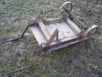 prodám staré litinové podvozky - vhodné ke stabilákům, či ji - 4