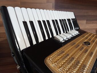 Akordeon (harmonika,heligonka) Delicia 80 basů - 4
