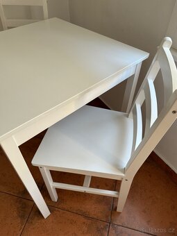 Jídelní set (stůl, židle) - 4
