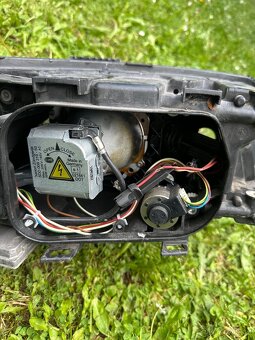 HELLA Přední světlo levé AUDI A6(C6) - 4