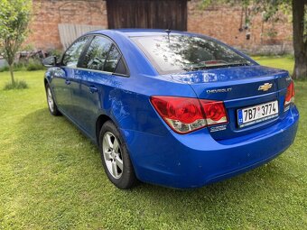 Chevrolet Cruze 1.8i 16V (104 kW) – sedan, r. 2010, STK 2/20 - 4