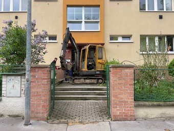 Pásový bagr Volvo ec 25 - 4