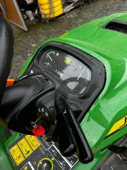 Žací traktor JOHN DEERE X758 - 4