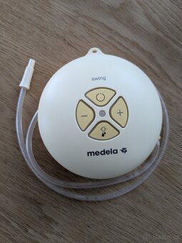 Odsávačka mateřského mléka Medela Swing Flex - 4