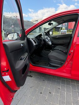 Hyundai i20 1.2i 57 kW + LPG, r. 2011, 121 666 km - 4