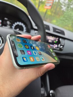 Apple iPhone 11 64GB White - baterie 88% - 4