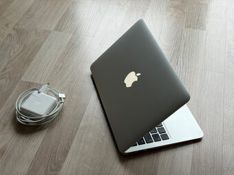 Apple Macbook Air 11¨ / 1,3 GHz i5 / 128Gb SSD - TOP - 4