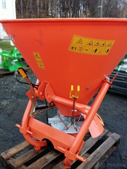 Rozmetadlo písku soli 500l - 4