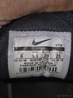 NIKE 270 - 4
