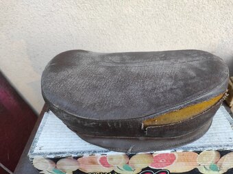 Jawa pionýr 555 , sedlo, brzdový štít 550 - 4