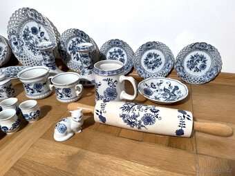 Porcelánová jídelní souprava cibuláky + mlýnek na kávu Lodos - 4