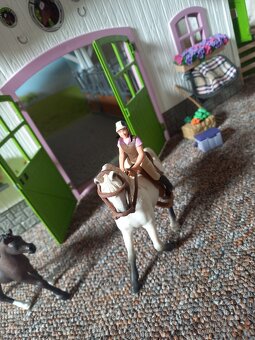 Schleich stáj - 4