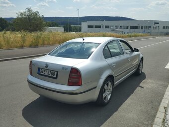 Škoda Superb, 2.8, V6, vládní vozidlo - 4