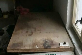 starší pracovní stůl do dílny ponk se svěrákem - 4