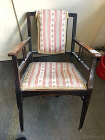 Historická čalounená židle - 4