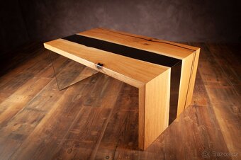 Masivní dubový konferenční stůl s černou epoxidovou pryskyři - 4