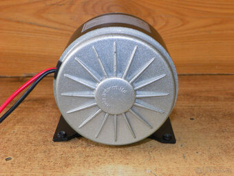 Elektromotor s ovládáním a řetězovým převodem 24V / 250W - 4