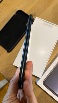 iPhone XR 64GB černý - 4