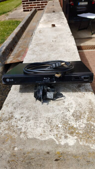LG Blu-ray disk/DVD player BP 135 přehrávač - 4