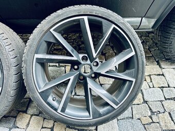 Originál kola VEGA 8,0J x 19“ ET45 s pneu 235/35 R19 Superb - 4