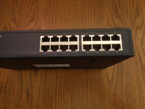 INTELLINET 16-Port Gigabit Switch - 4
