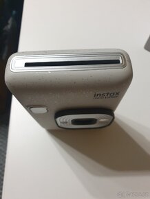 Fujifilm INSTAX mini LiPlay
- 4