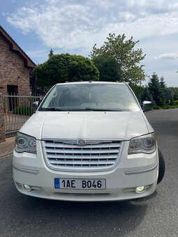 Chrysler Town & Country, 7 míst - 4