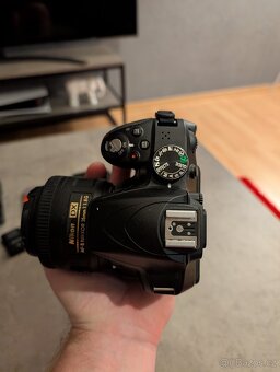 Nikon D3300 + 35mm nikkor, příslušenství - 4