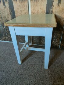 Dřevěné štokrle-stolička s šuplíkem. - 4