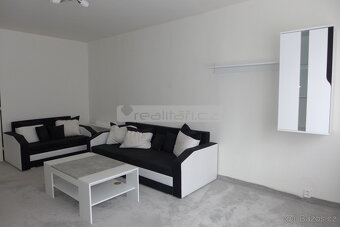 Prodej prostorného bytu 3+1 se šatnou v žádané lokalitě v Pl - 4