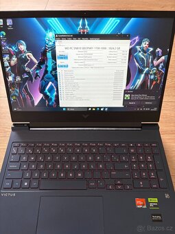 Herní notebook Vistus AMD Ryzen 7-7840HS 3.8GHz, RTX 4070 - 4