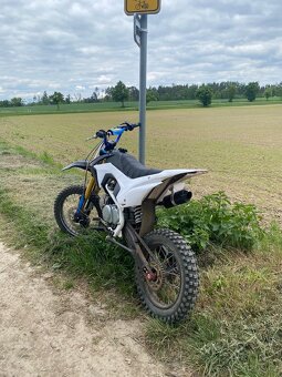 Pit bike 140 cc + náhradní dily v hodnotě 15 tis - 4