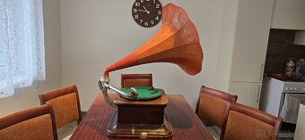Gramofon s troubou starožitnost - 4