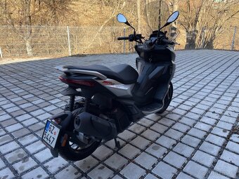 Aprilia SR GT 125 - 4
