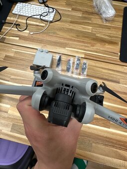 DJI Mini 4 Pro Fly More Combo + ND filtry – téměř nový dron - 4