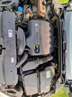 Nabízím svého peugeota 407sw, 2005,diesel,250t.km - 4