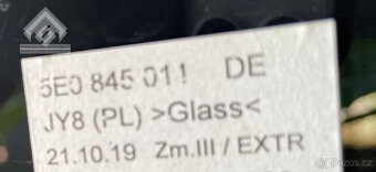 Čelní sklo originál 5E0845011DE Škoda Octavia III 5E - 4