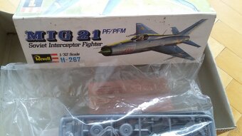 Starý plastikový model Mig 21 Revell 1:32 z roku 1975 - 4