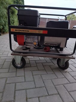 prodám elektrocentrálu Mitsubischi silnou skoro nepoužívanou - 4