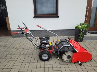 Zametací stroj s radlicí na sníh a s lapačem nečistot. - 4